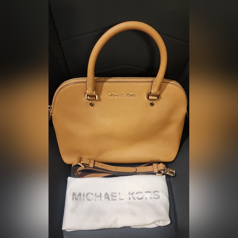 Michael Kors Cindy Medium Saffiano Dome Satchel With Dustbag